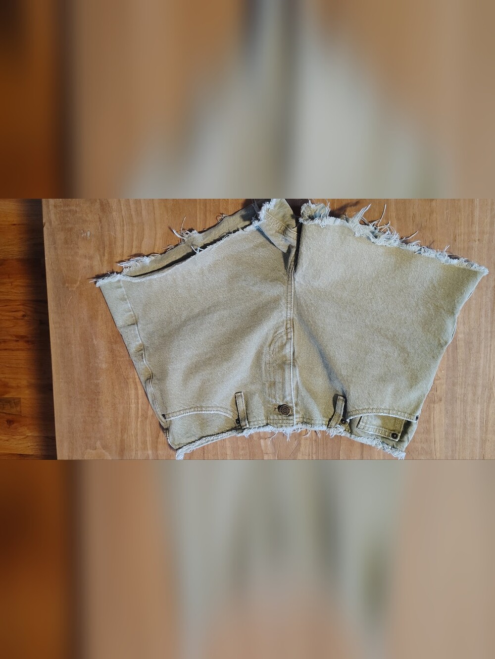 BDG "Cut Off Waist Short" in Khaki Green with Frayed Hem Size 29